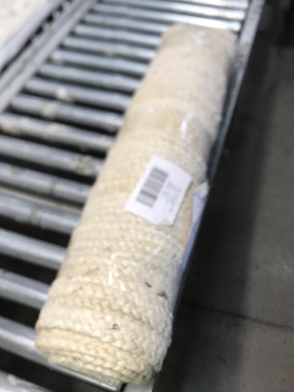 Photo 1 of 2' 6 X 8 WHITE RUNNER RUG