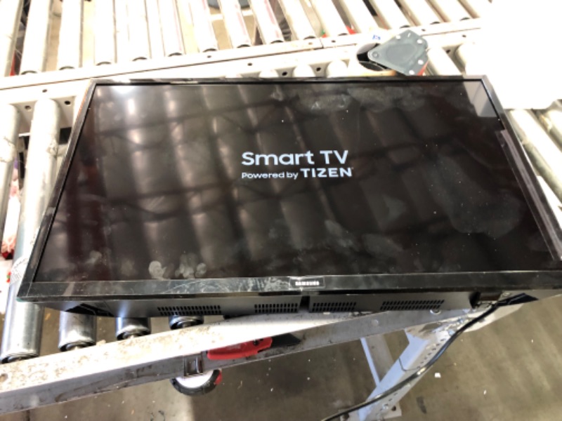 Photo 5 of SAMSUNG 32-inch Class LED Smart FHD TV 1080P (UN32N5300AFXZA, 2018 Model)