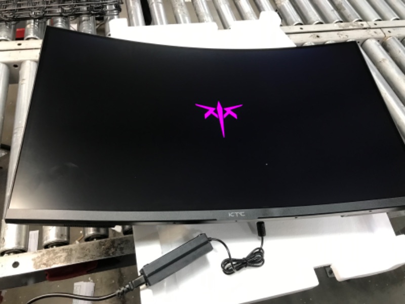 Photo 3 of KTC H32S17 Gaming Monitor 32-inch 2560x1440 QHD 165Hz HVA Curved 1500R 3ms Response Time
