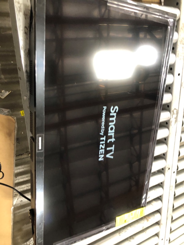 Photo 1 of SAMSUNG 32-inch Class LED Smart FHD TV 1080P (UN32N5300AFXZA, 2018 Model)