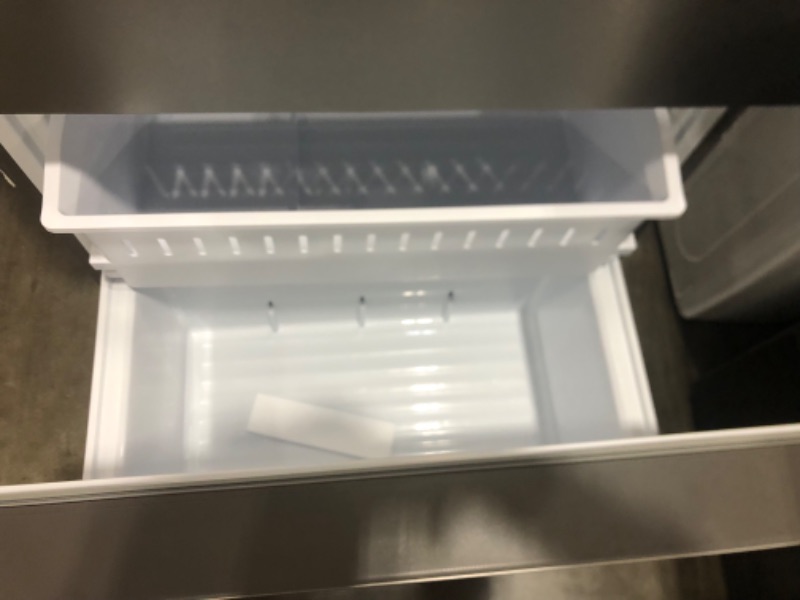 Photo 2 of Hisense 17.2-cu ft Counter-depth Bottom-Freezer Refrigerator (Fingerprint Resistant Stainless Steel) ENERGY STAR
