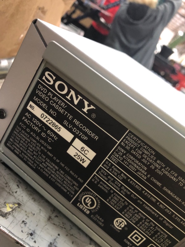 Photo 4 of DAMAGED**Sony SLVD370P DVD/VCR Progressive Scan Combo Player
