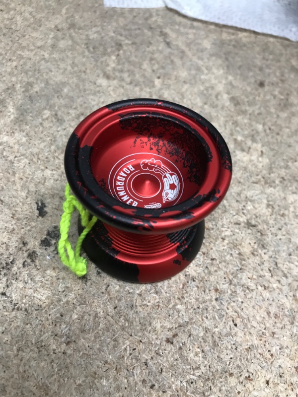 Photo 2 of Duncan Toys Roadrunner Yo-Yo, Unresponsive Expert Level Yo-Yo, Concave Bearing and Aluminum Body, Black w/Red Splash