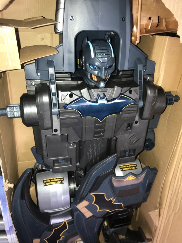 Photo 3 of DC Comics, Batman, Gotham City Guardian Playset, 4-in-1 Transformation, Batman Figure, Lights & 40+ Sounds, Kids Toy for Boys & Girls Ages 5+