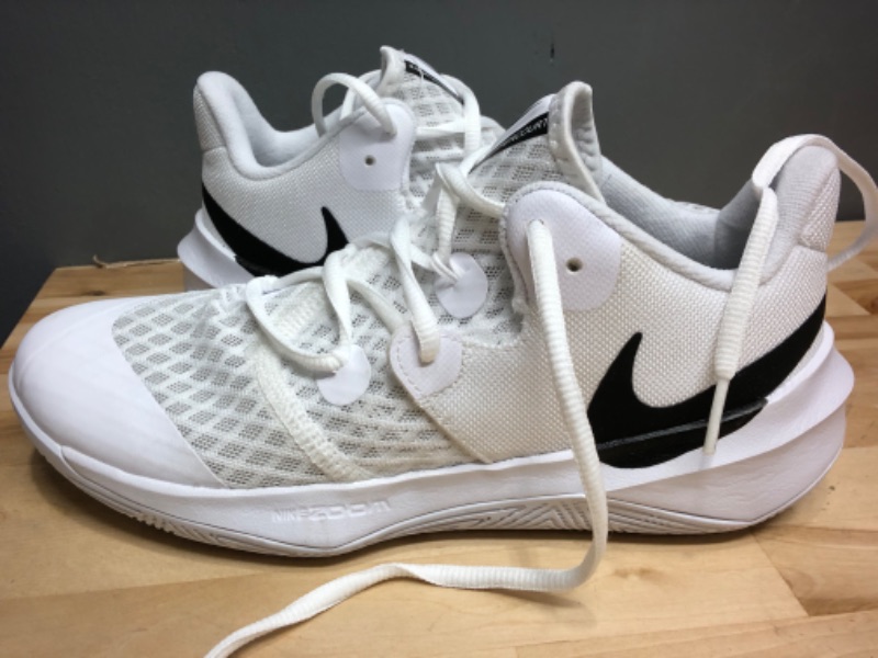 Photo 2 of Men Nike Zoom Hyperspeed Court SE SIZE 6.5
