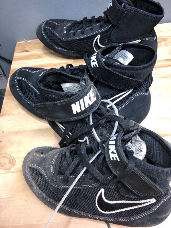 Photo 2 of USED BUNDLE Nike Men's Speedsweep VII Wrestling Shoes
 WRESTLING SHOES 3.5 AND 6