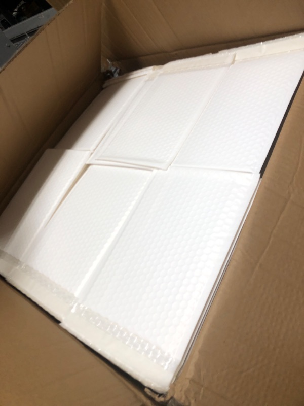 Photo 1 of 250 count Bubble Mailers 