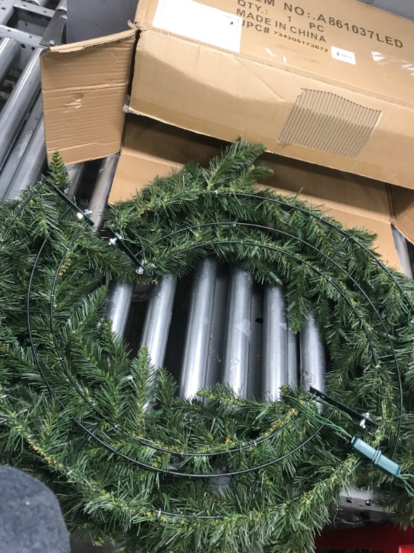 Photo 2 of (READ NOTES) Vickerman Unlit Frosted Bellevue Alpine Artificial Christmas Wreath, 36-Inch
