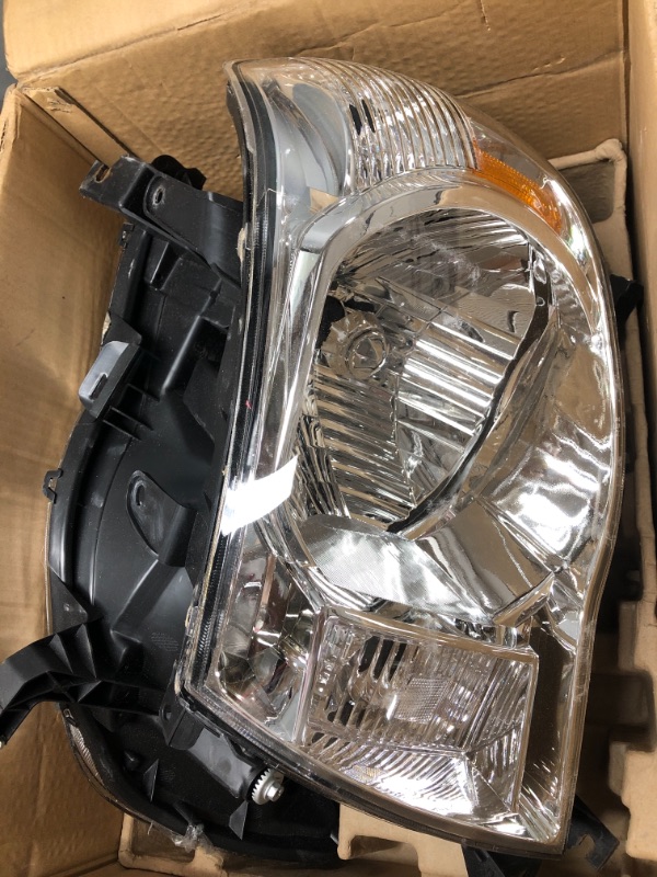 Photo 2 of G-PLUS Headlights Assembly, Compatible with 2005 2006 2007 2008 2009 2010 2011 Toyota Tacoma bumper Headlamp, Clear lens Chrome Housing Amber Reflector