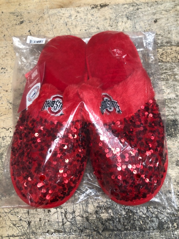 Photo 1 of FOCO Team Logo Fashion Slippers Team Color SIZE: 11/12