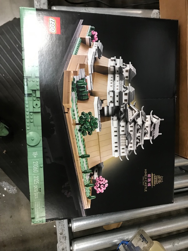 Photo 2 of LEGO Architecture Landmarks Collection: Himeji Castle 21060 Building Set, Build & Display this Collectible Model for Adults, Fun Gift for Lovers of Japan, Famous Japanese Buildings, History and Travel