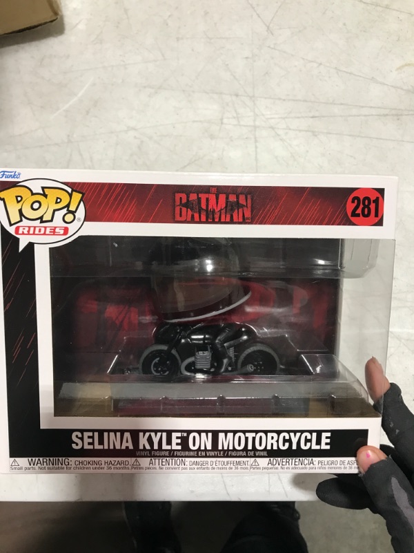 Photo 2 of Batman the Batman - Selina Kyle on Motorcycle (Pop! Ride Deluxe) Vinyl Figure 281 Funko Pop! Multicolor
