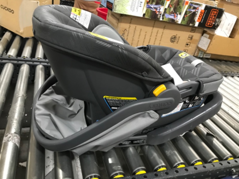 Photo 3 of Century Carry on 35 Lightweight Infant Car Seat in Metro