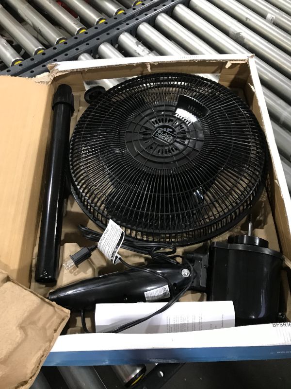 Photo 2 of Black+decker Bfsr16b 3-speed 16-inch Oscillating Stand Fan with Remote (black) 