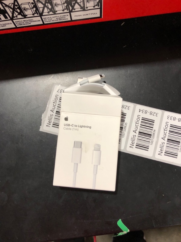 Photo 2 of Apple USB-C to Lightning Cable (1m)