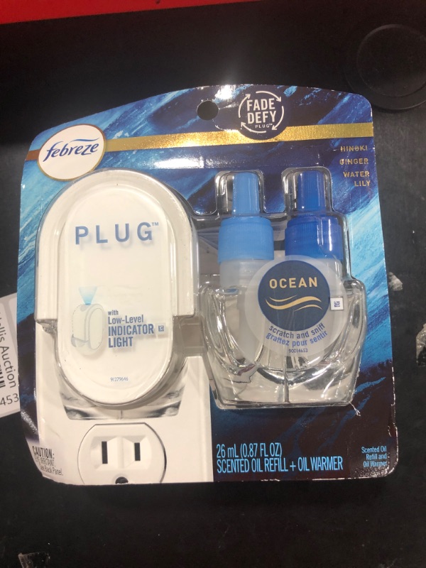 Photo 2 of Febreze Plug Scented Oil Refill + Oil Warmer - 26 ml