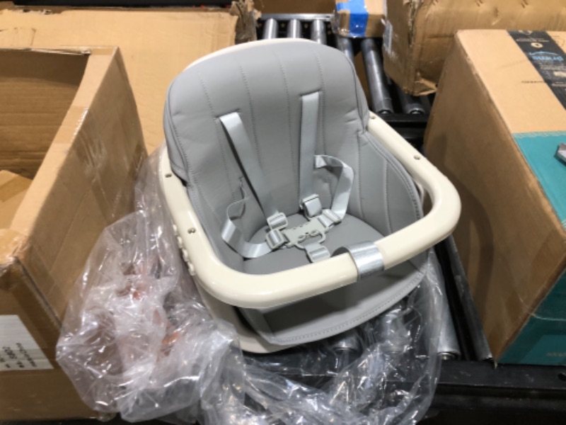 Photo 2 of Baby High Chair