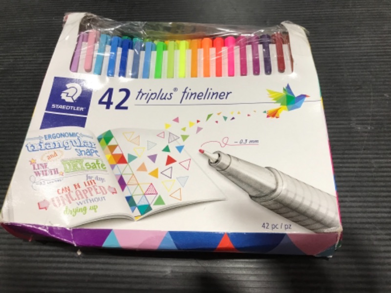 Photo 1 of 42 Triplus Fineliner Markers