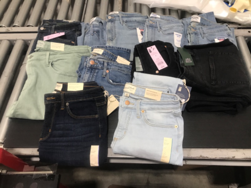 Photo 1 of 11 PAIRS OF WOMENS JEANS! SIZES DO VARY!!