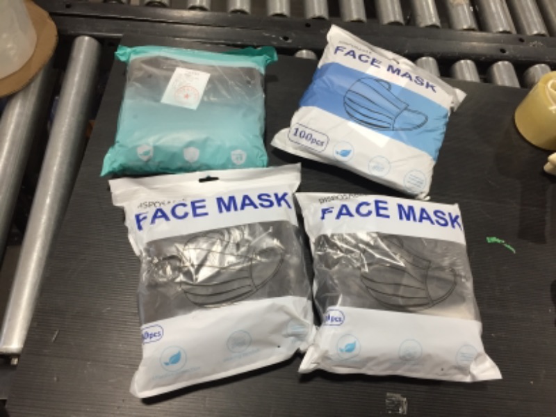 Photo 1 of 4 pack of face mask 