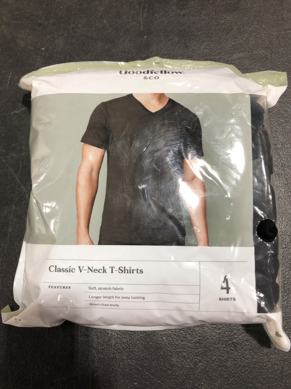 Photo 2 of Goodfellow & Co. Men's Black Classic V-Neck T-Shirt 4 Pack Large 42-44 NWT. OPEN PACKAGE. 
