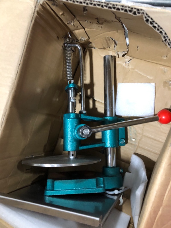 Photo 3 of VEVOR Pizza Dough Press Machine, 7.9" Pizza Pastry Press Machine w/ Dual Plates, 200mm Stainless-Steel Household Pizza Press w/ 0.2" Thick Disc, Dough Pastry Manual Press Machine w/ Cast Iron Base
