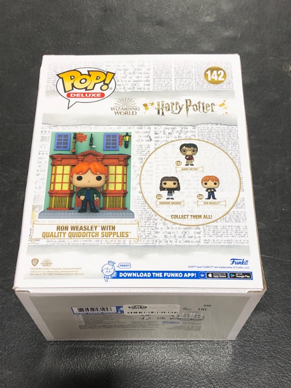 Photo 3 of Funko POP! Deluxe: Harry Potter Ron Weasley With Quality Quidditch Supplies