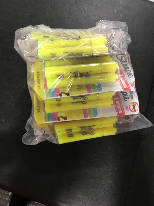 Photo 2 of 13 4-PACKS OF HIGHLIGHTERS