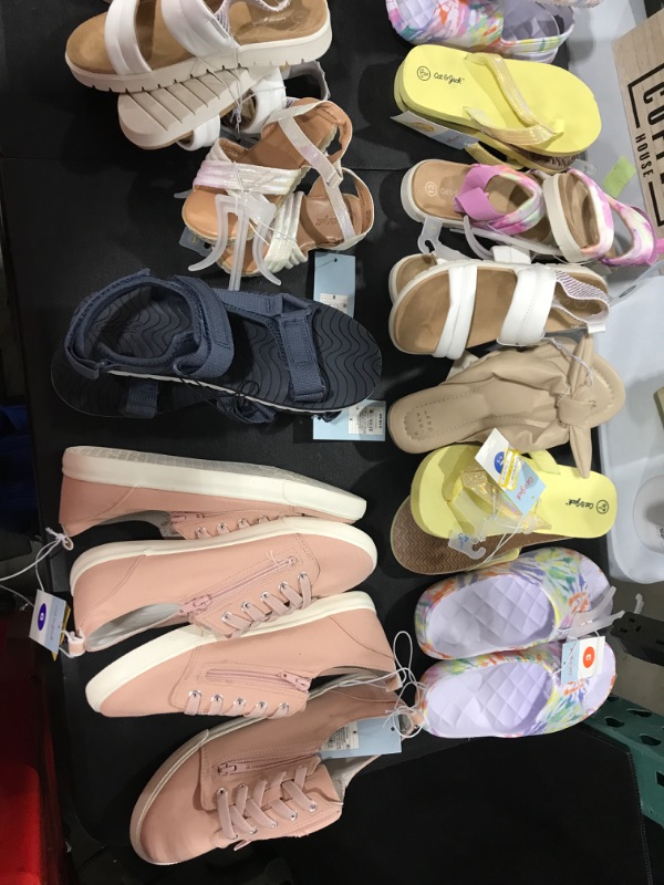 Photo 3 of 20 PAIRS OF WOMENS AND KIDS SHOES   VARIOUS STYLES AND SIZES