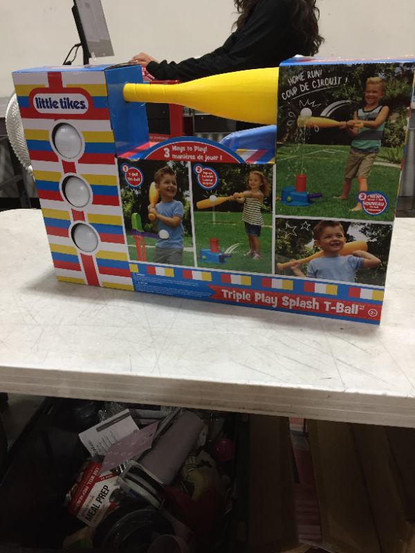 Photo 2 of Little Tikes 3-in-1 Triple Splash T-Ball Set with 3 Balls