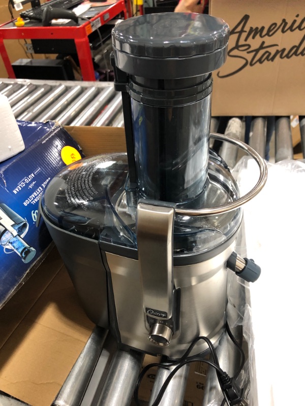 Photo 2 of 1000-Watt 40 oz. Black/Silver Self-Cleaning Professional Juice Extractor with Auto-Clean Technology and XL Capacity