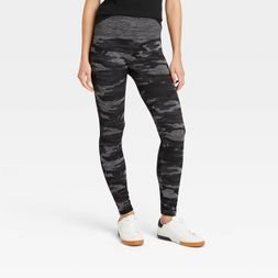 Photo 1 of BUNDLE OF 4 Women's Camo High-Waist Seamless Cotton Blend Camo Leggings - A New Day™ *SIZE L/XL*

