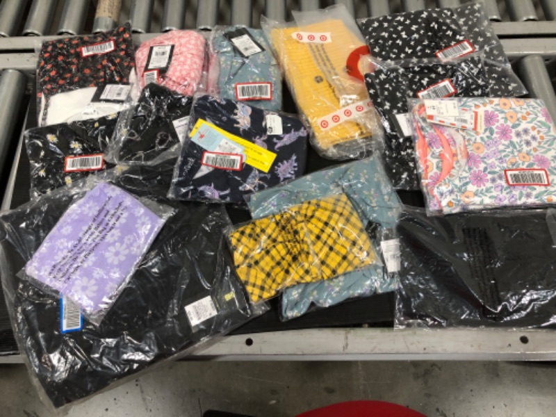 Photo 1 of BUNDLE OF WOMENS CLOTHING FROM TARGET *SIZES VARY*