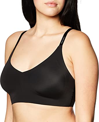 Photo 1 of Calvin Klein Women's Invisibles Comfort Lightly Lined Seamless Wireless Triangle Bralette Bra
SIZE M 