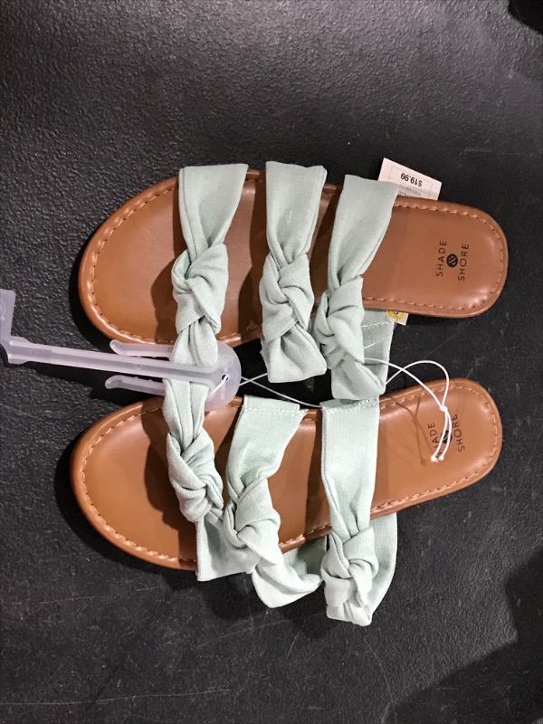 Photo 2 of Women's Maddie Knotted Slide Sandals - Size 7) 
