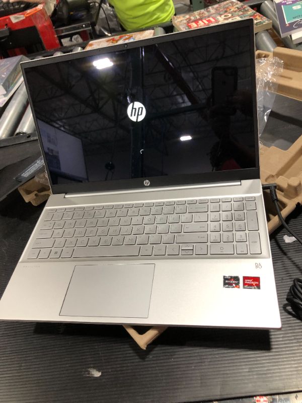 Photo 3 of HP Pavilion 15.6" Touchscreen Laptop - AMD Ryzen 7 5825U - 1080p - Windows 11 Notebook 15-eh2085cl 16GB RAM 512GB SSD
