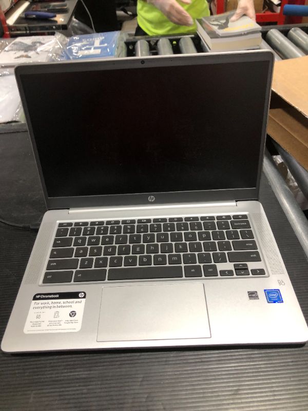 Photo 2 of **FOR PARTS ONLY!*** HP Chromebook 14-NA Intel Celeron N4000 4GB 64GB eMMC 14-Inch FHD WLED Chrome OS