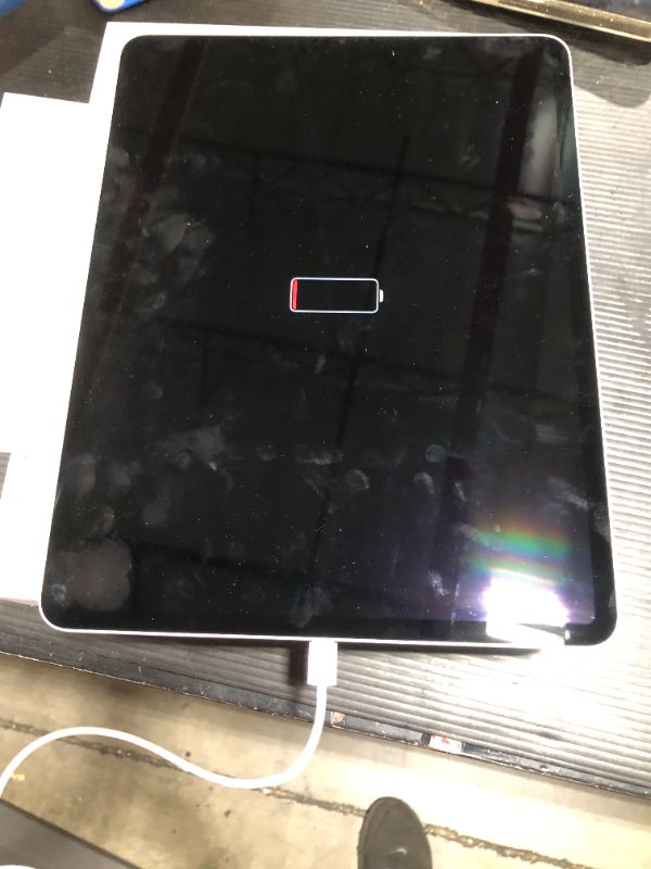 Photo 2 of Apple iPad Pro 12.9” 128GB (5th Gen)