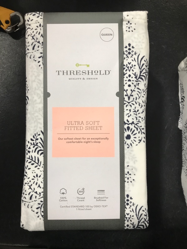 Photo 2 of 300 Thread Count Ultra Soft Fitted Sheet - Threshold QUEEN