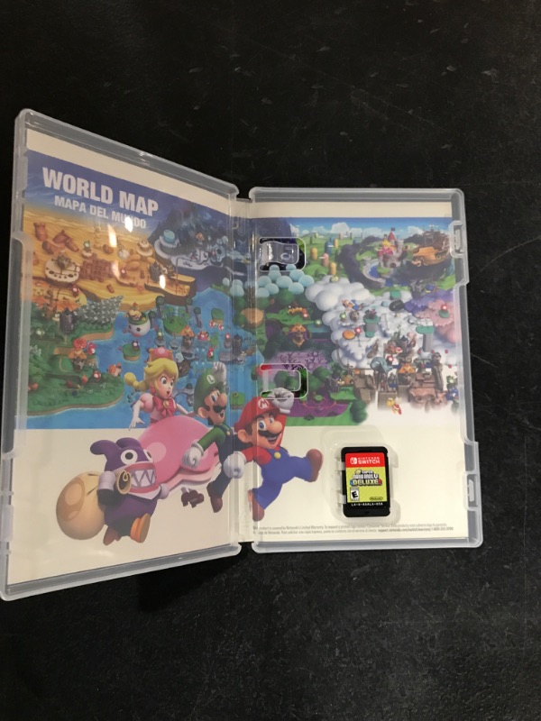 Photo 2 of New Super Mario Bros. U Deluxe - Nintendo Switch