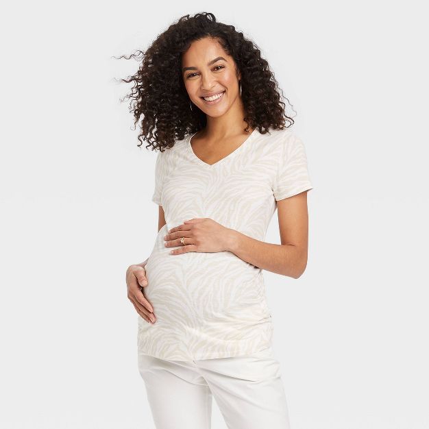 Photo 1 of Hort Leeve V-Neck Ide Hirred Maternity T-hirt - Iabel Maternity by Ingrid & Iabel™ (Size: X-Large) 4 Pack