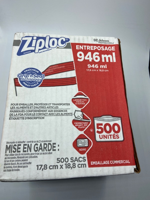 Photo 4 of SC Johnson Professional Ziploc Quart Food Storage Bags, Grip 'n Seal Technology for Easier Grip, Open, and Close, 500 Count