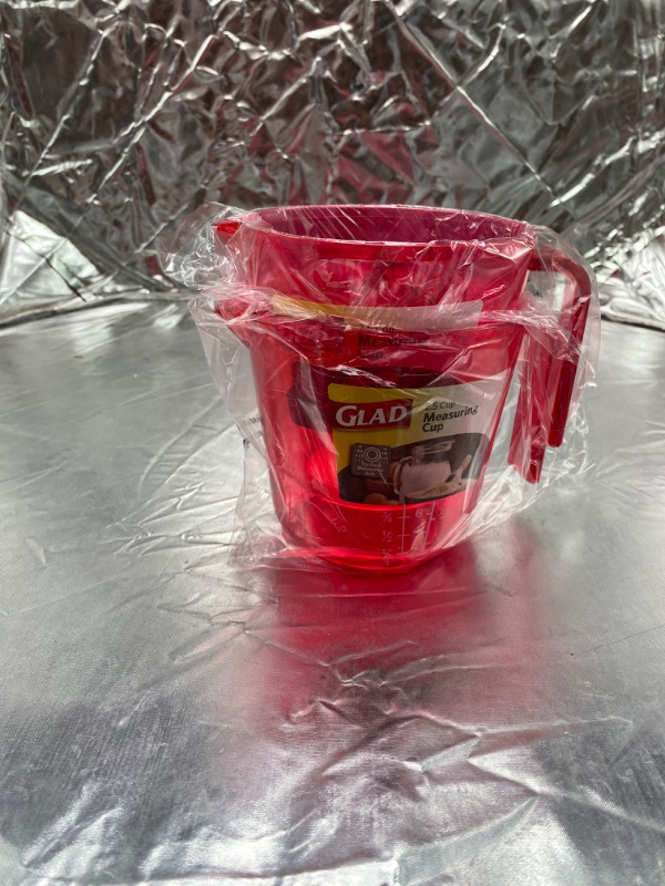 Photo 2 of GLAD measuring cup 2.5 RED 2 pack