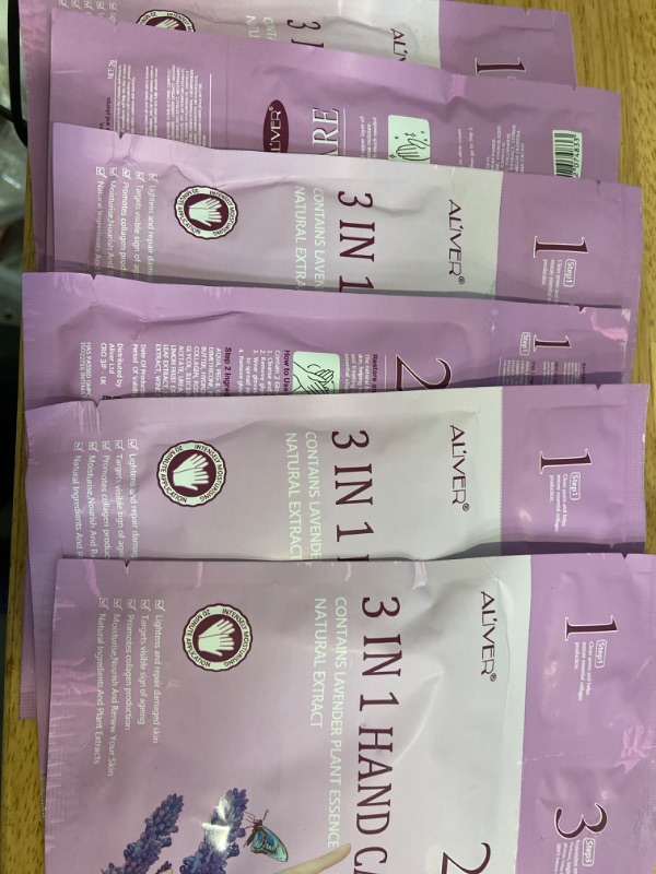 Photo 2 of Aliver 3 In 1 Hand Care Hand Mask Lavender Infused Gloves 6Pack 