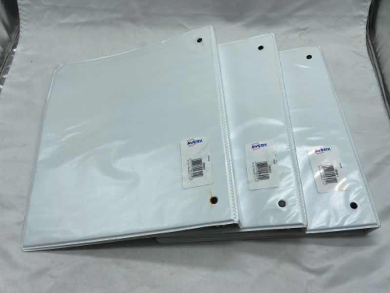 Photo 2 of Avery Durable View 3 Ring Binder, 1 Inch EZD Rings, 1 White Binder (09301) 1" 3Pack