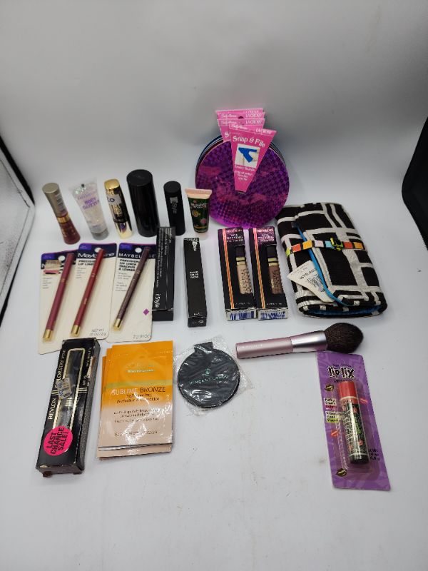 Photo 1 of Miscellaneous Variety Brand Name Cosmetics Including (( ItStyle, Loreal, Revlon, Maybelline, LipLix, Mally, Celebrity, Bubble Yum, Sally Hansen )) Including Discontinued Makeup Products