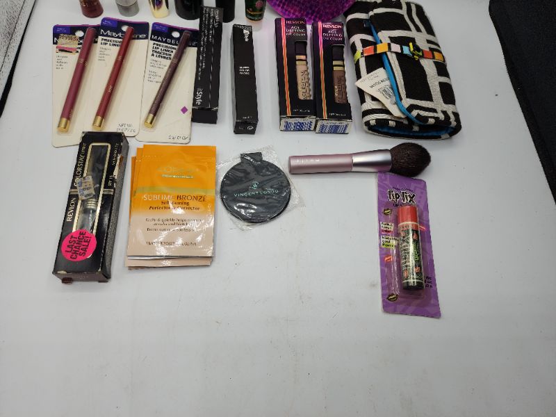 Photo 3 of Miscellaneous Variety Brand Name Cosmetics Including (( ItStyle, Loreal, Revlon, Maybelline, LipLix, Mally, Celebrity, Bubble Yum, Sally Hansen )) Including Discontinued Makeup Products