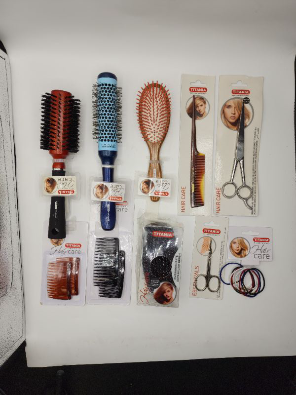 Photo 1 of Titania Brush & Accessories Set 