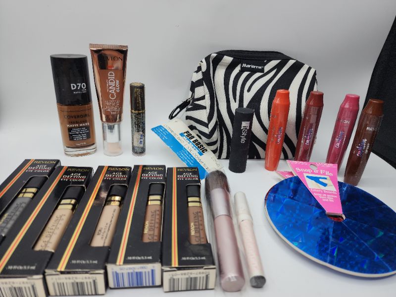 Photo 2 of Miscellaneous Variety Brand Name Cosmetics Including (( Revlon, ItStyle, Cover Girl, Mally , Sally Hansen)) Including Discontinued Makeup Products