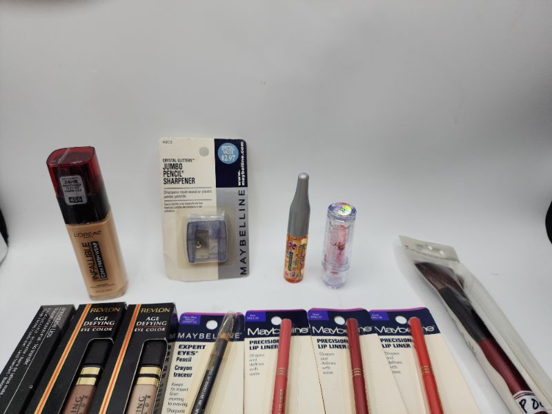 Photo 2 of Miscellaneous Variety Brand Name Cosmetics Including (( Maybelline, Pos, Revlon, Vincent Longo, ItStyle, Mally, Loreal, Naturistics, Blossom, Karina)) Including Discontinued Makeup Products